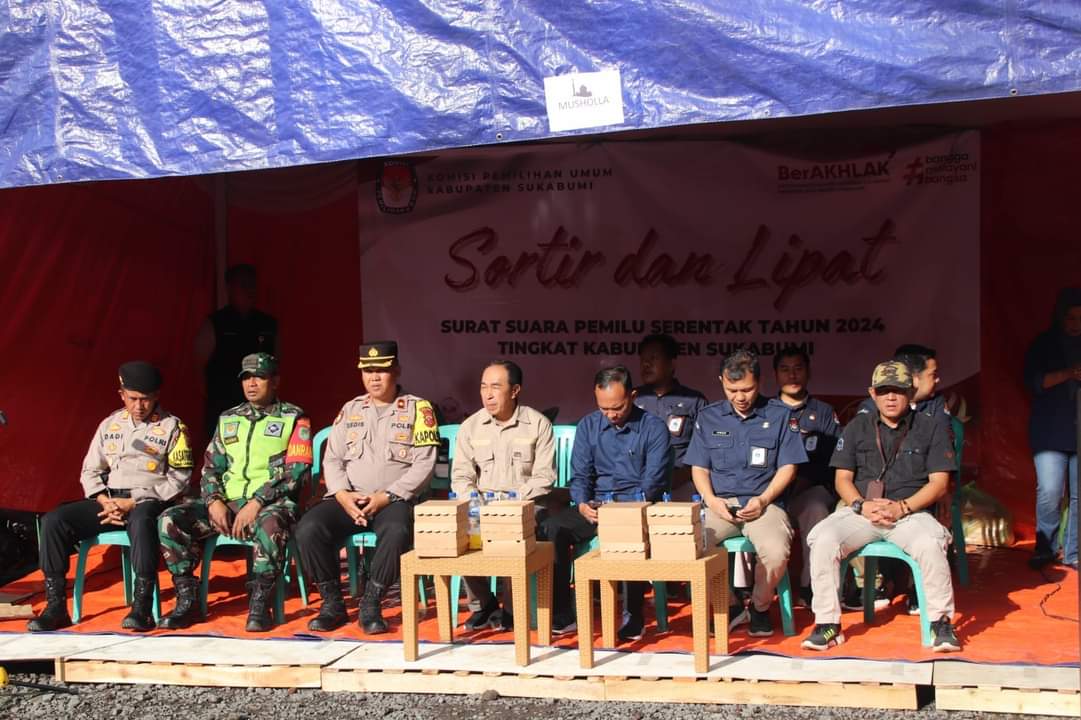 Sekda Ade Buka Kegiatan Sortir Dan Pelipatan Surat Suara Pemilu Tahun