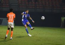 PERSIB Lawan Ratchaburi FC, Hodak Bicara Soal Debut Castel dan Kurzawa