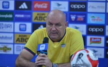 Bojan Hodak Tegaskan PERSIB akan Bekerja Keras saat Menjamu Persita Tangerang pada Pertandingan Malam Ini di GBLA