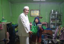 Sahur Terakhir Bulan Ramadhan LSM Dampal Jurig Peduli Salurkan Bantuan Paket Sembako serta Santunan untuk Yatim dan Jompo