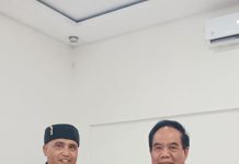 Ketua Umum LSM Dampal Jurig Jabar Serahkan KTA Kepada Mayjen TNI (Purn.) H. Tatang Zaenudin Sebagai Ketua Dewan Kehormatan Lsm Dampal Jurig Jabar