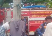 Damkar Kabupaten Sukabumi Salurkan Air Bersih kepada Warga Cisolok