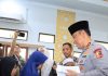 Di Tengah Penanganan Karhutla, Wakapolri Hadirkan Semangat Kepedulian Lewat Jumat Berkah di Palangka Raya