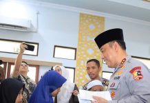 Di Tengah Penanganan Karhutla, Wakapolri Hadirkan Semangat Kepedulian Lewat Jumat Berkah di Palangka Raya