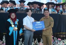 MASTAKA UMMI, Pemkab Sukabumi Serahkan Beasiswa Bupati “Generasi Mencrang”